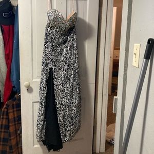 Black and White strapless Rinestone dress